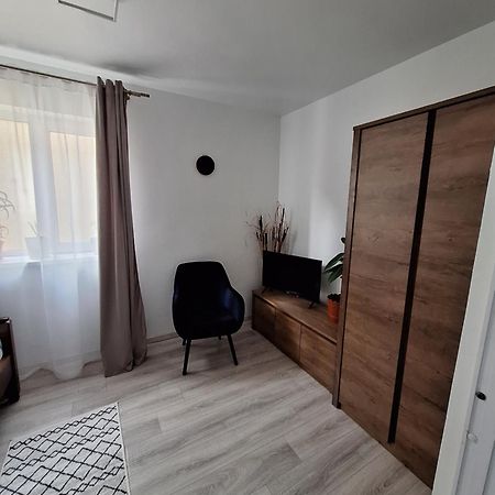 Miha'S Apartament Sulina Exteriör bild
